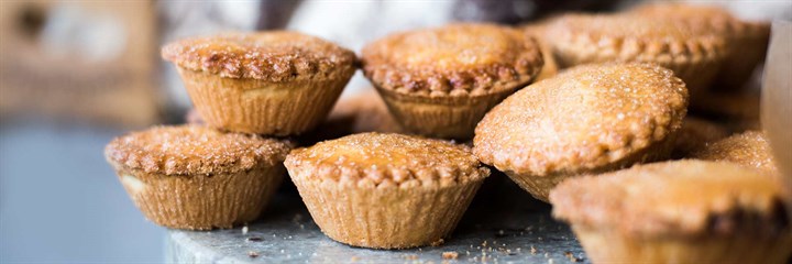 Side on view of mince pies